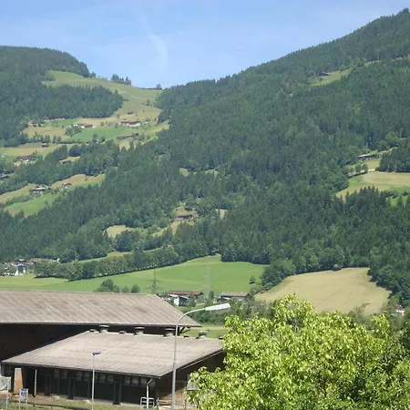 Gaestehaus Schwoagerhof مزرعة للإقامة *