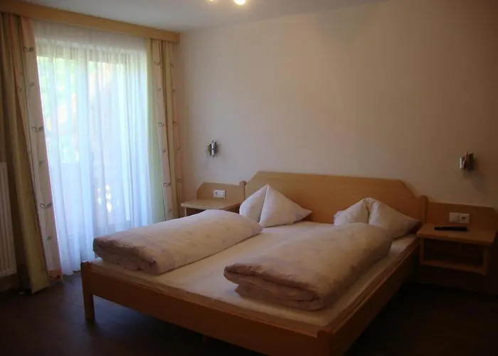 Gaestehaus Schwoagerhof مزرعة للإقامة